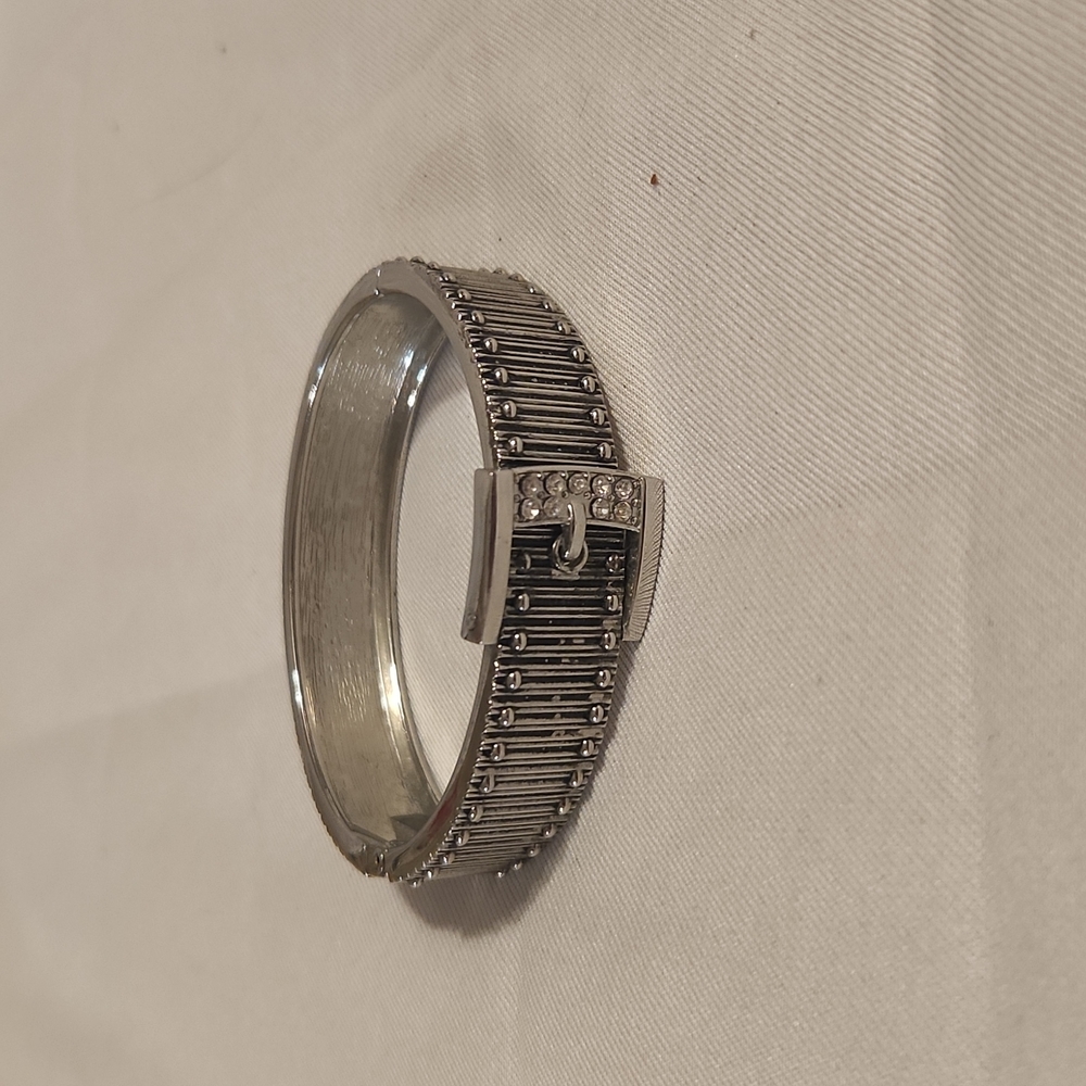 Buckle bracelet